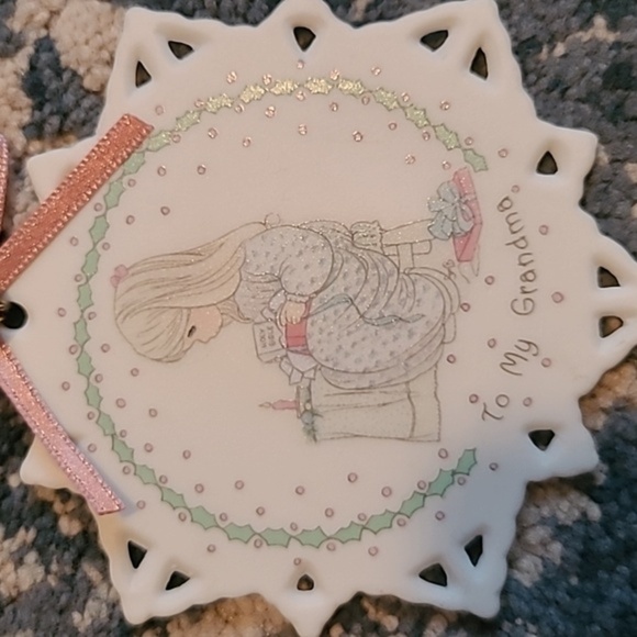Vintage Precious Moments Christmas Ornament to Grandma - Picture 1 of 3